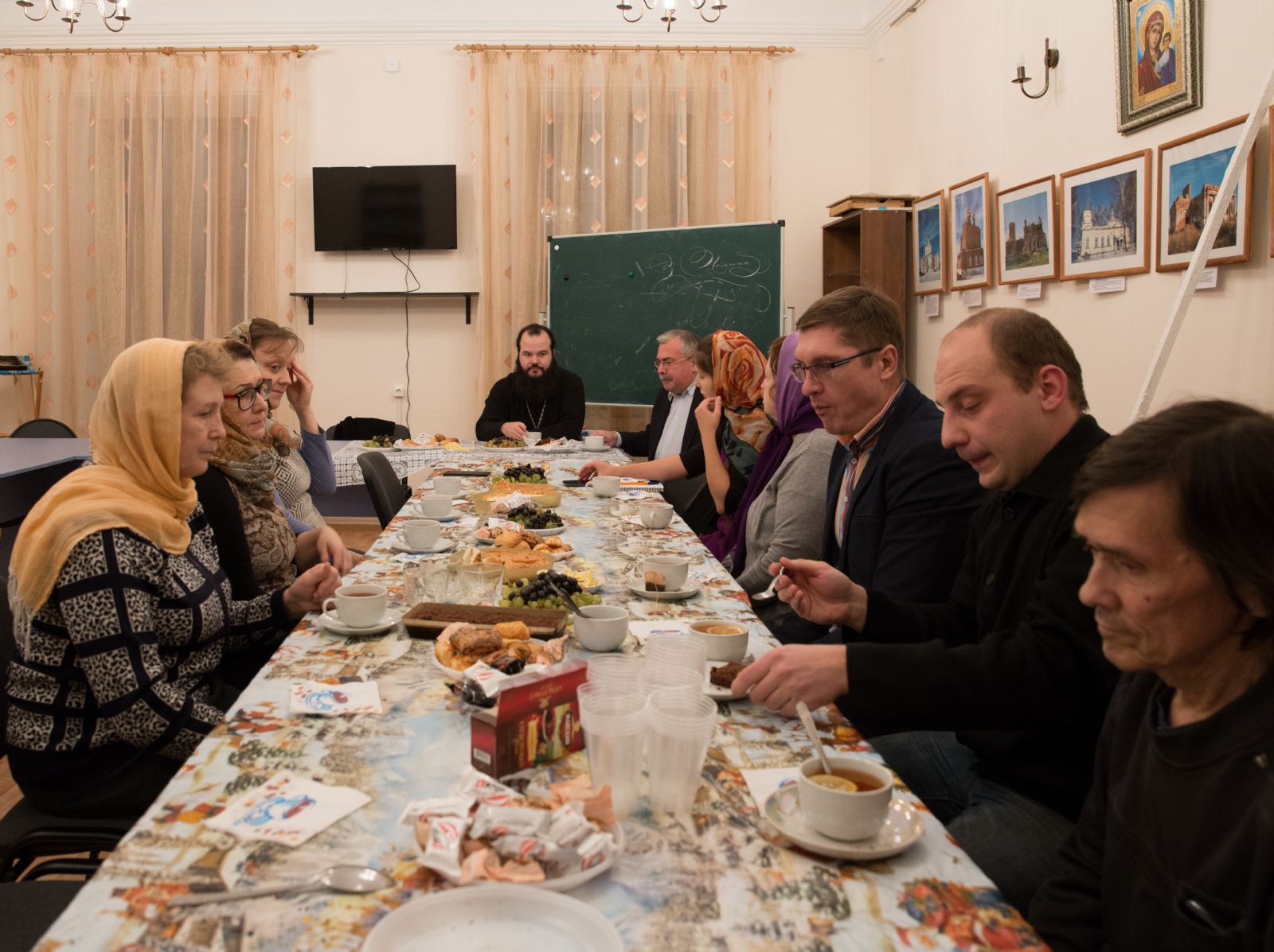 В честь праздника Казанской иконы Божией Матери состоялась встреча общины Казанско-Богородицкого монастыря