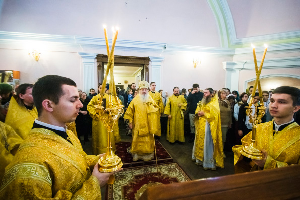 В Неделю 27-ю по Пятидесятнице митрополит Феофан совершил Литургию в Казанско-Богородицком монастыре