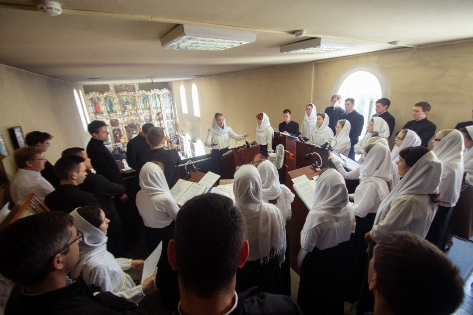 Регентское отделение Казанской духовной семинарии приглашает на обучение девушек