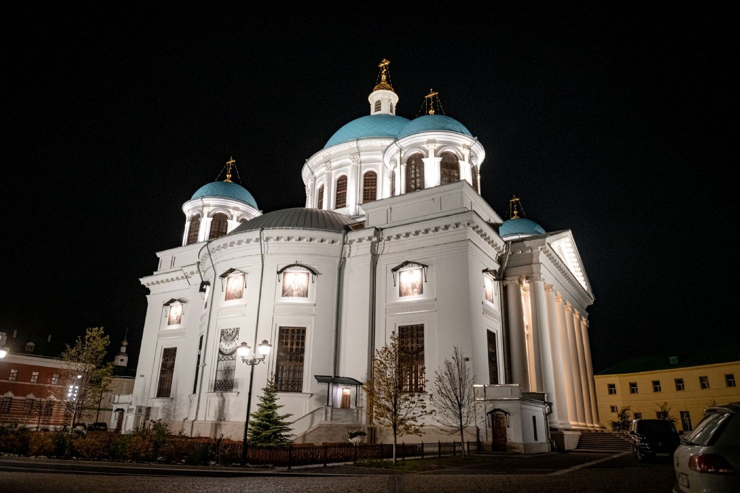 В канун праздника Собора Казанских святых в Казани состоялось соборное архиерейское богослужение